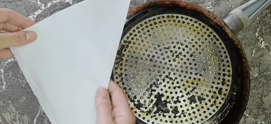 А кума тільки вчора викинула таку саму сковороду! Серветку на сковороду кладу – свій час і гроші бережу А кума тільки вчора викинула таку саму сковороду! Серветку на сковороду кладу – свій час і гроші бережу