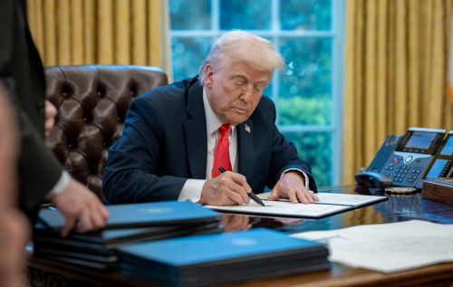 Трамп подав до суду на Податкове управління США через нібито витік його декларацій, – Fox News Трамп подав до суду на Податкове управління США через нібито витік його декларацій, – Fox News