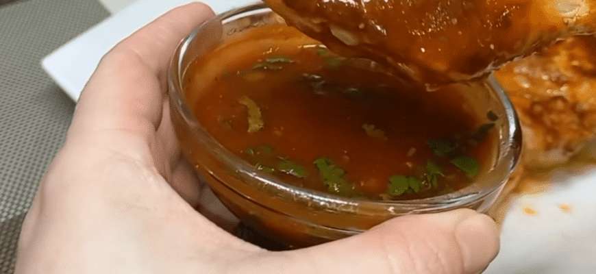 Невістка з Грузії готує соковитий “Курча табака” на сковороді: ще й поділилась рецептом смачного соусу Невістка з Грузії готує соковитий “Курча табака” на сковороді: ще й поділилась рецептом смачного соусу