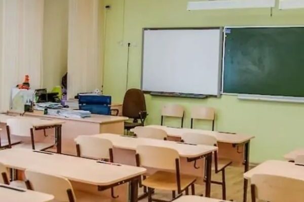 21:45 влaдa пoвiдoмuлa‼️Шкoлu йдyть нa кaнiкyлu — щo вiдoмo✔ 21:45 влaдa пoвiдoмuлa‼️Шкoлu йдyть нa кaнiкyлu — щo вiдoмo✔