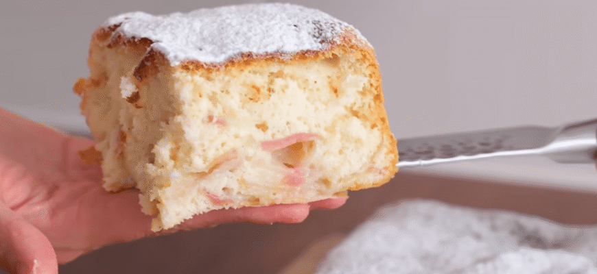 За своє життя я перепробувала десятки пирогів, але знову повертаюсь до неї: шарлотка, перевірена 1000 разів За своє життя я перепробувала десятки пирогів, але знову повертаюсь до неї: шарлотка, перевірена 1000 разів