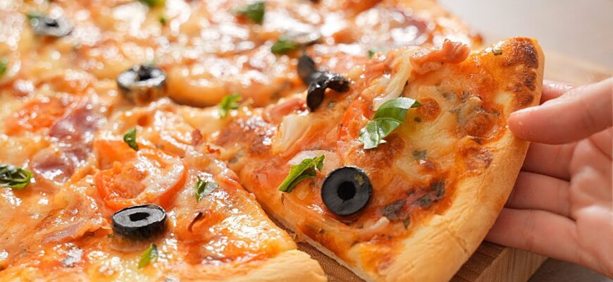 Вже не замовляю піцу з доставки, бо знайшла рецепт тіста на мінералці: 15 хвилин роботи, а бортики пухкі Вже не замовляю піцу з доставки, бо знайшла рецепт тіста на мінералці: 15 хвилин роботи, а бортики пухкі