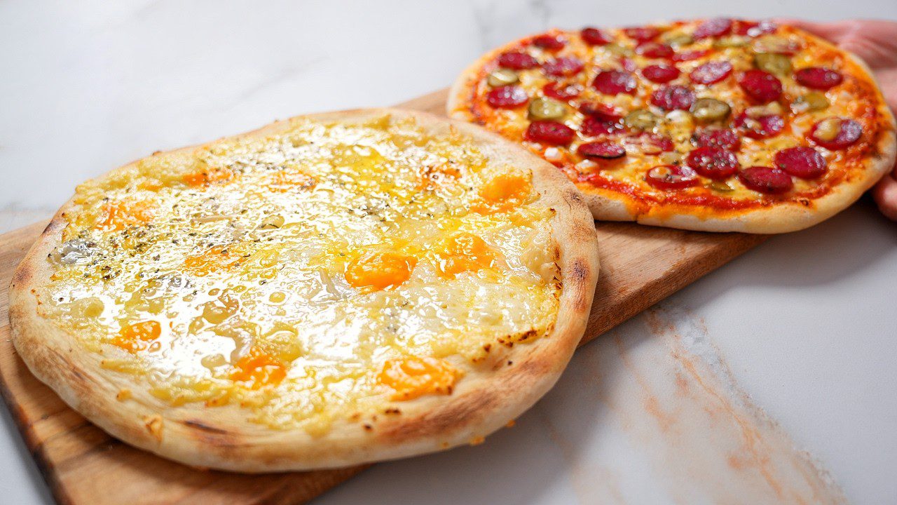 Кулінари розповіли, як правильно приготувати тісто для піци на мінеральній воді