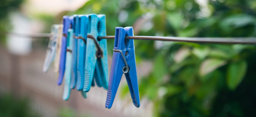 Старі прищіпки ніколи не викидаю: вони – справжні помічники на кухні, і ось для чого потрібні. 1 чудо-трюк Старі прищіпки ніколи не викидаю: вони – справжні помічники на кухні, і ось для чого потрібні. 1 чудо-трюк