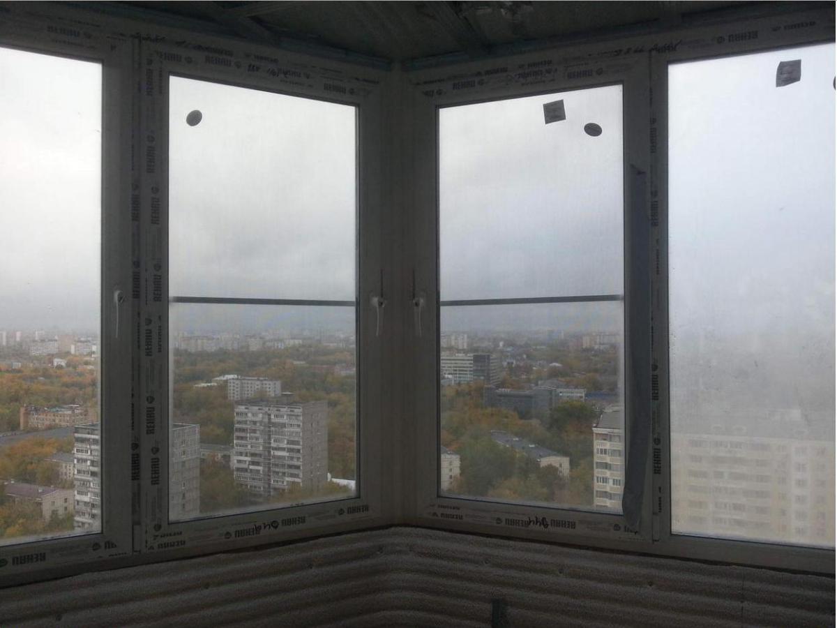 Експерти розповіли, як позбутись від конденсату на вікнах без клопоту та проблем – лайфхак