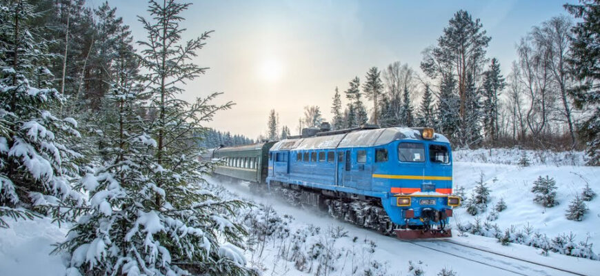 «Як з голодного краю» – через затримку потяга українці залишилися під відкритим небом у Польщі «Як з голодного краю» – через затримку потяга українці залишилися під відкритим небом у Польщі