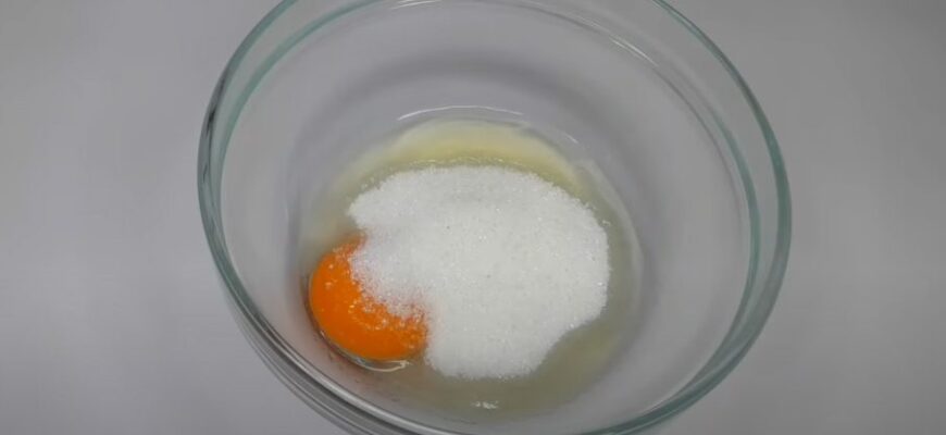 Яблука, горіхи та розсипчасте тісто – сербський пиріг Ябуковач. Аромат стоїть на увесь дім Яблука, горіхи та розсипчасте тісто – сербський пиріг Ябуковач. Аромат стоїть на увесь дім