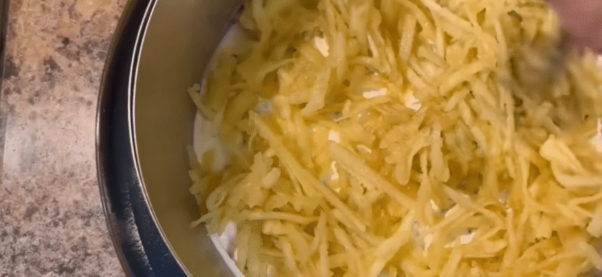 Достойний конкурент “Шубі”: салат “Оселедець під снігом” — гості вистроюються в чергу за ним Достойний конкурент “Шубі”: салат “Оселедець під снігом” — гості вистроюються в чергу за ним