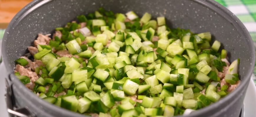 Наступного разу буду готувати цього салату ціле відро: 4 продукти, і “Грибна галявина” на столі Наступного разу буду готувати цього салату ціле відро: 4 продукти, і “Грибна галявина” на столі