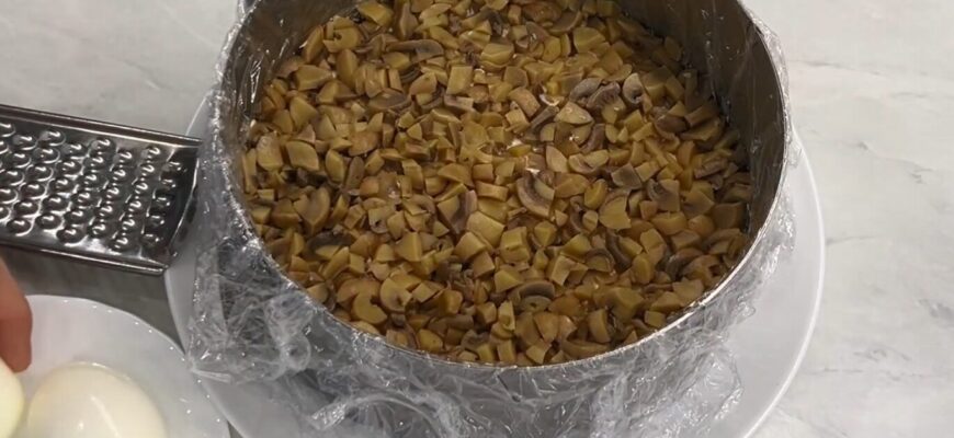 Супер салат “Насолода” з 4 інгредієнтів: він ні на що не схожий – унікальний, вишуканий смак Супер салат “Насолода” з 4 інгредієнтів: він ні на що не схожий – унікальний, вишуканий смак