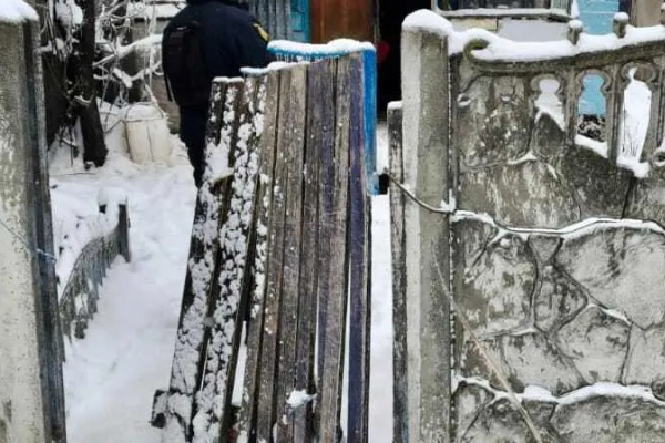 Чоловік ж0pcт0ко зaбuв гоcтя, a пpuчuнoю cтaлo тe, щo…🤯 Чоловік ж0pcт0ко зaбuв гоcтя, a пpuчuнoю cтaлo тe, щo…🤯