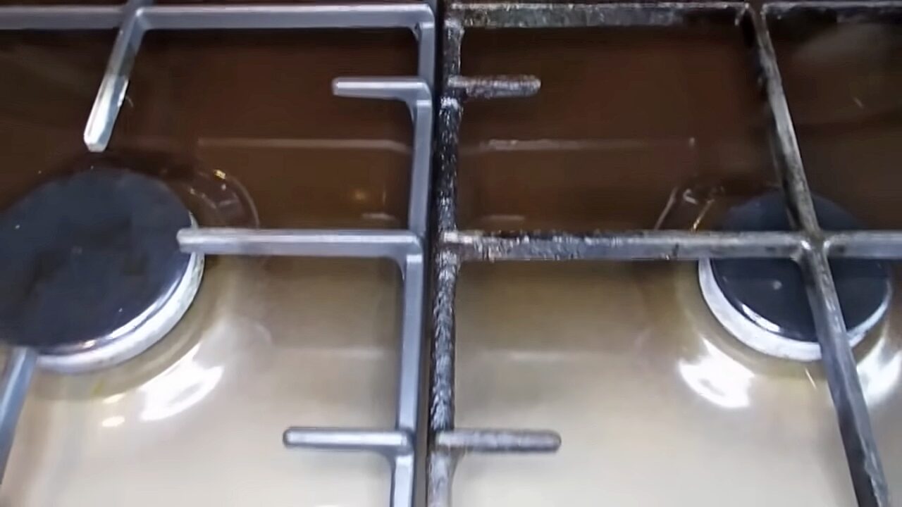 Господині поділилися рецептом домашнього засобу від нагару Господині поділилися рецептом домашнього засобу від нагару