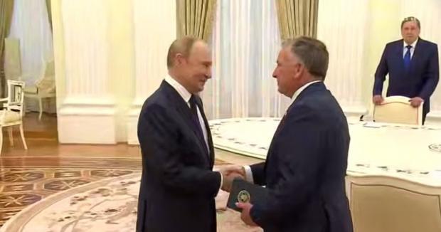 Діалог КДБ з ріелторами: Портников поділився прогнозом щодо небезпечного сценарія зустрічі Зеленського і Трампа в Давосі Діалог КДБ з ріелторами: Портников поділився прогнозом щодо небезпечного сценарія зустрічі Зеленського і Трампа в Давосі