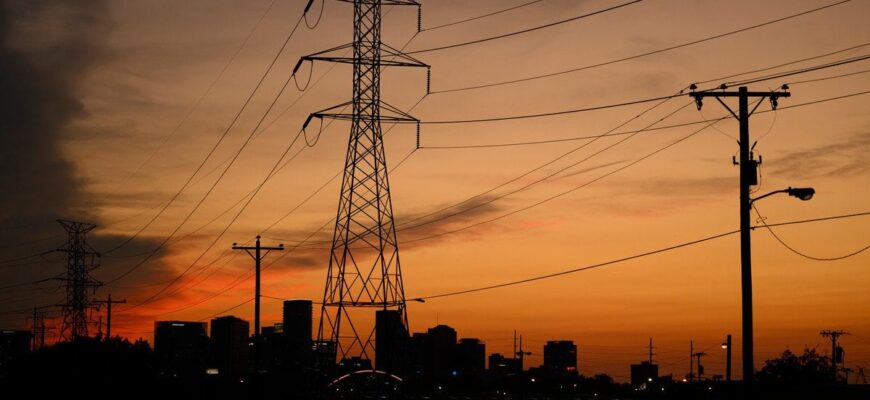 Київ повертається до погодинних відключень: з котрої години Київ повертається до погодинних відключень: з котрої години