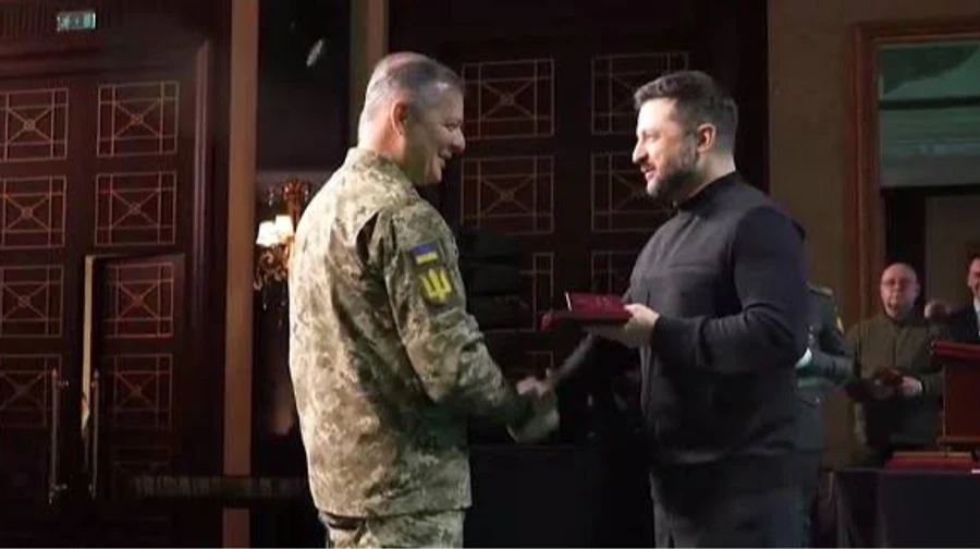 Зеленський присвоїв Героя України командирам Рарога й Ахіллеса та нагородив Ляшка