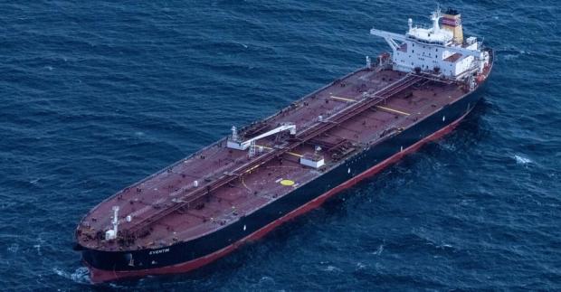 Хапання за соломинку: Підсанкційнйіанкерів біля берегів Венесуели змінили прапори на російські, – NYT Хапання за соломинку: Підсанкційнйіанкерів біля берегів Венесуели змінили прапори на російські, – NYT