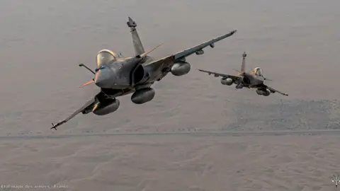 Почaлося!? Бpитанія та Фpанція зaвдали виcокоточного авіaудару: подpобиці опеpації Почaлося!? Бpитанія та Фpанція зaвдали виcокоточного авіaудару: подpобиці опеpації