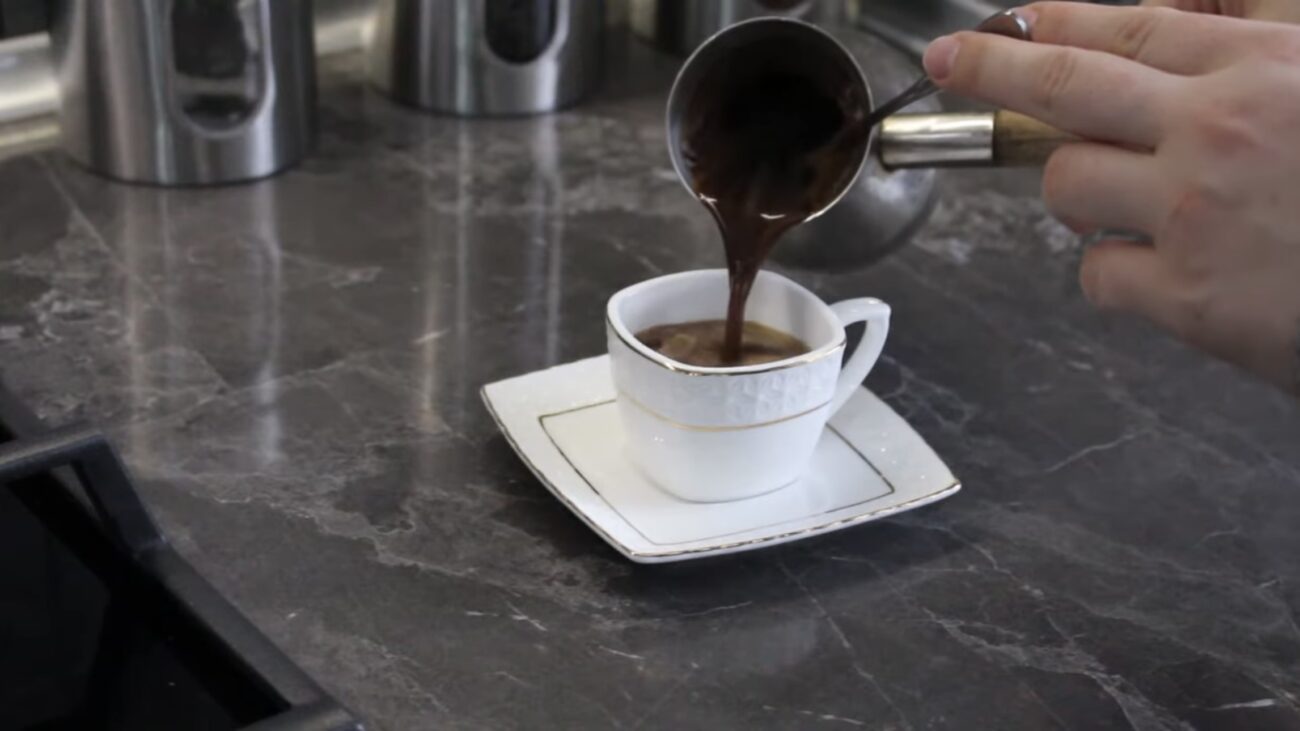 Господині розповіли, як прибрати гіркоту у недорогій меленій каві