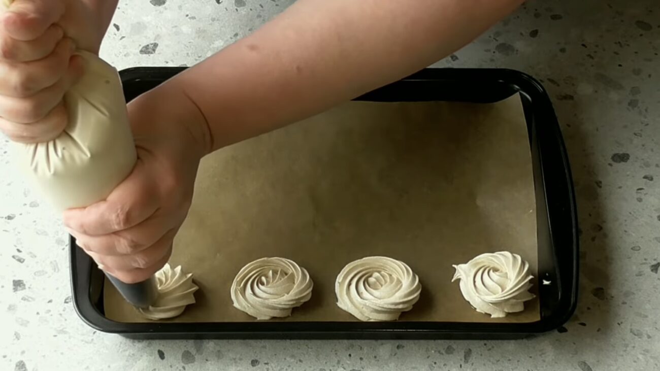 Господині розповіли простий рецепт домашнього зефіру Господині розповіли простий рецепт домашнього зефіру