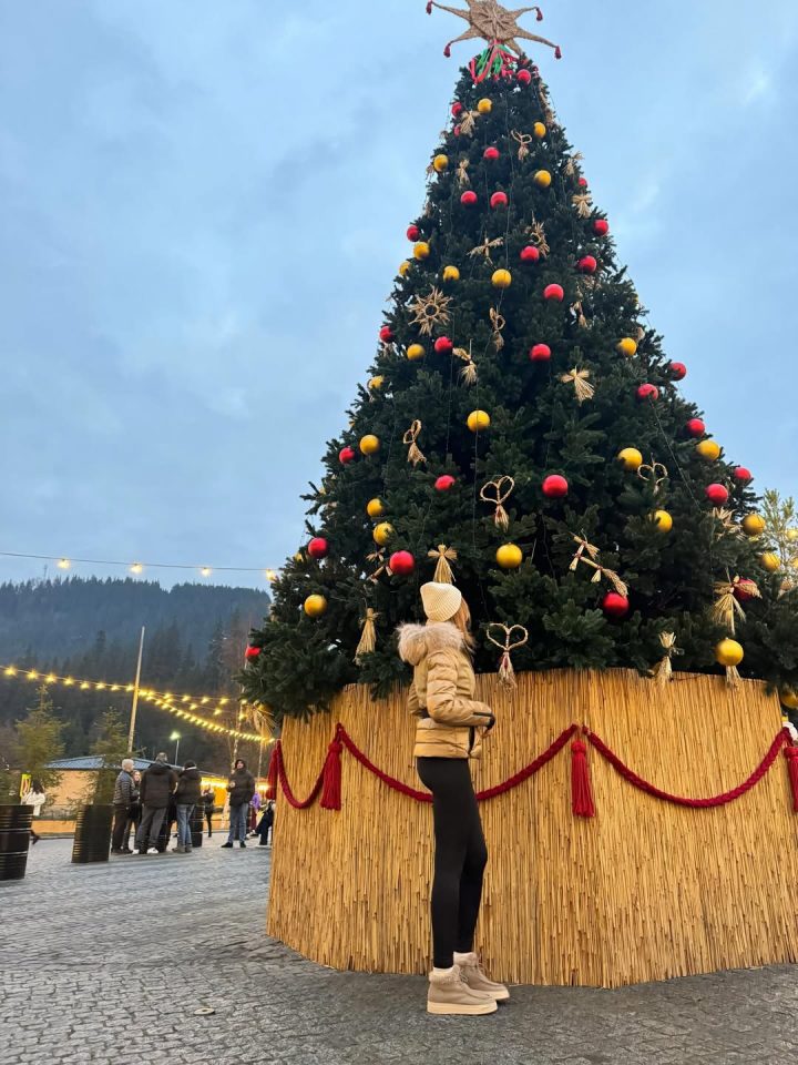 Карпати, чан та легендарні огірки: Леся Нікітюк влаштувала собі яскравий релакс у Буковелі 5 SaveClip.App 604772671 18551909551008885 4001548857731912176 n e1766434676337