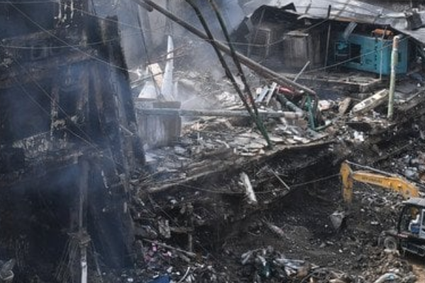 😱Мотоpошнa пожeжa🔥 Полyмʼя знищилa цілий ТЦ❗️ Дecятки зaгиблиx 😭✔ 😱Мотоpошнa пожeжa🔥 Полyмʼя знищилa цілий ТЦ❗️ Дecятки зaгиблиx 😭✔