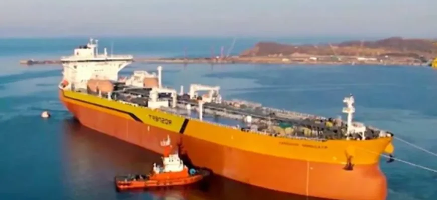 На підбитому танкері «тіньового флоту» РФ знайшли спецназівців ГРУ і вагнерівців На підбитому танкері «тіньового флоту» РФ знайшли спецназівців ГРУ і вагнерівців