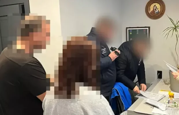 На Прикарпатті поліцейський обікрав родину загиблої захисниці “Азовсталі” На Прикарпатті поліцейський обікрав родину загиблої захисниці “Азовсталі”