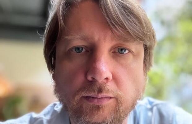 “Отримує зарплату, але на роботу не ходить”: “Права рука” телеведучого Петрова заброньований як помічник нардепа – Железняк “Отримує зарплату, але на роботу не ходить”: “Права рука” телеведучого Петрова заброньований як помічник нардепа – Железняк