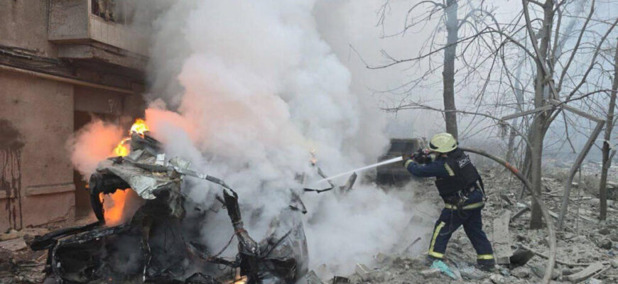 Мотор0шний уд@р по будинку в Харкові: кількість п0р@ненuх зросла до 30, під завалами ще є люди Мотор0шний уд@р по будинку в Харкові: кількість п0р@ненuх зросла до 30, під завалами ще є люди