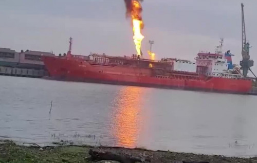 Росія атакувала цивільні судна в українських портах: є поранений Росія атакувала цивільні судна в українських портах: є поранений