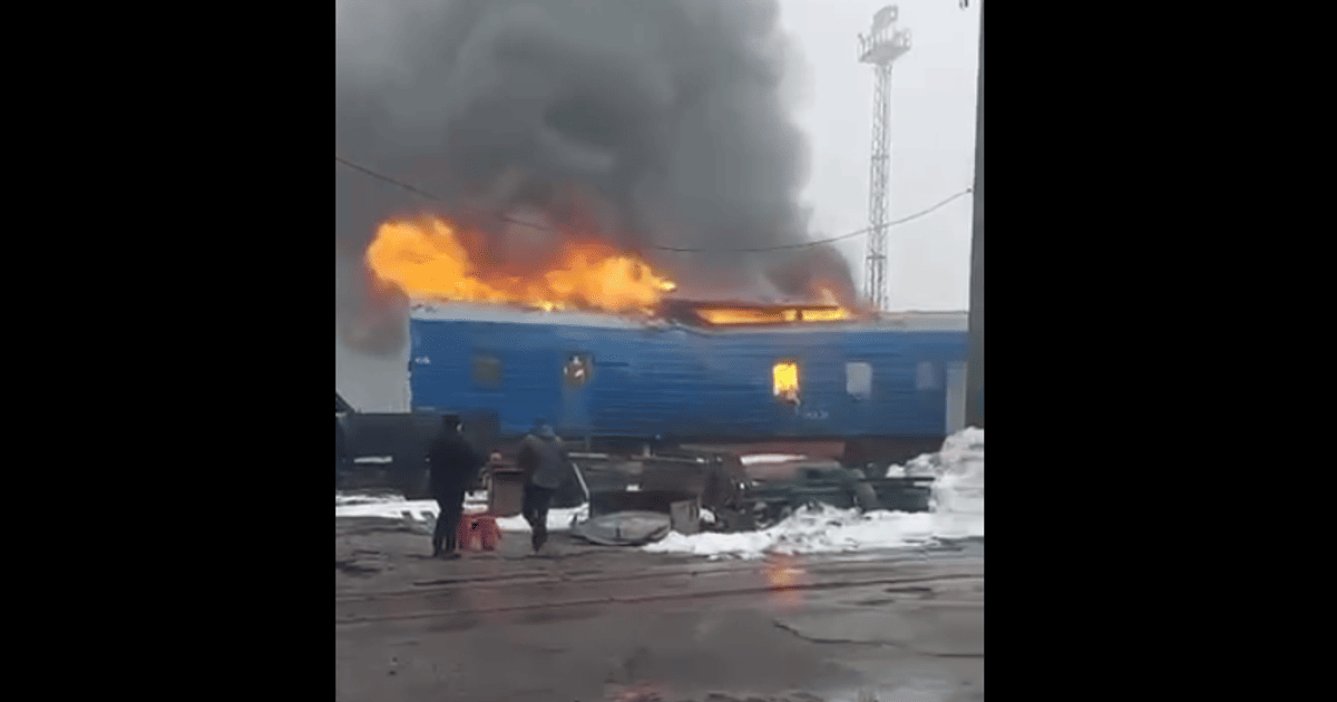 Наслідки удару по станції Синельникове Наслідки удару по станції Синельникове