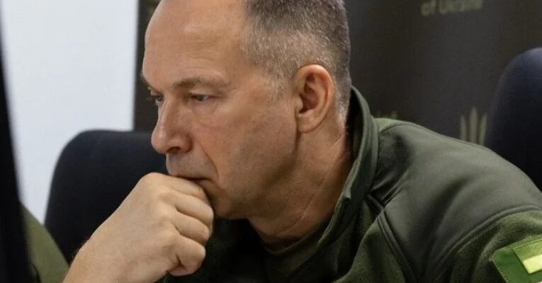 Сирський прокоментував можливість відступу з Донбасу Сирський прокоментував можливість відступу з Донбасу