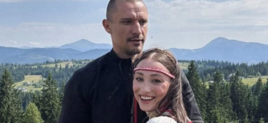 Тарас Цимбалюк засвітився у Буковелі з фіналісткою “Холостяка-14” Анастасією Половинкіною Тарас Цимбалюк засвітився у Буковелі з фіналісткою “Холостяка-14” Анастасією Половинкіною