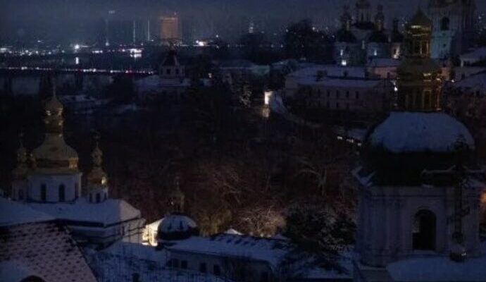 Тиждень почнеться без світла: в Укренерго розповіли про обмеження на 12 січня Тиждень почнеться без світла: в Укренерго розповіли про обмеження на 12 січня