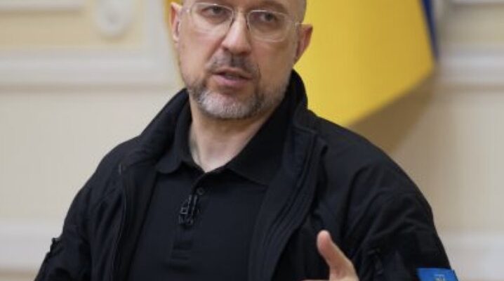 Енергетики відновили світло в усіх областях: Шмигаль назвав причину масштабного блекауту Енергетики відновили світло в усіх областях: Шмигаль назвав причину масштабного блекауту