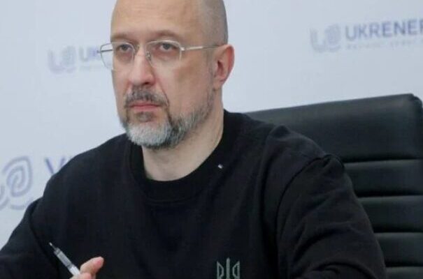 Шмигаль заявив про скорочення відключень світла: кого торкнеться першочергово Шмигаль заявив про скорочення відключень світла: кого торкнеться першочергово