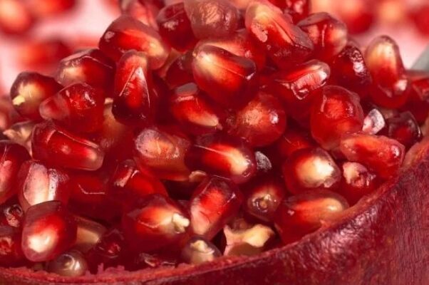 Чи можна їсти гранат із кісточками: відповідь, яка здивує багатьох Чи можна їсти гранат із кісточками: відповідь, яка здивує багатьох