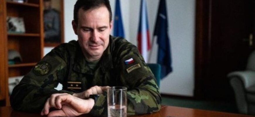 Скандал у Празі: міністр не пустив до США чеського генерала через “українські літаки” Скандал у Празі: міністр не пустив до США чеського генерала через “українські літаки”