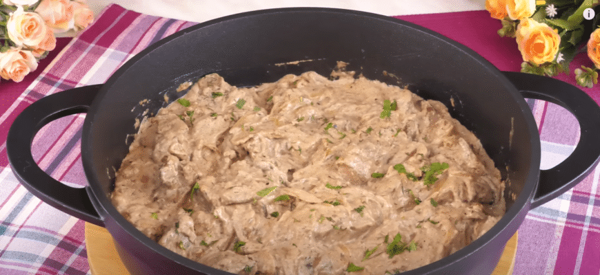 Ця куряча печінка в сметані тане в роті: ніжна, соковита та ароматна – 25 хвилин і готова Ця куряча печінка в сметані тане в роті: ніжна, соковита та ароматна – 25 хвилин і готова