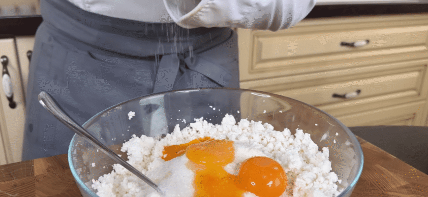 Секрет ідеальних сирників із ресторану – у 1 простій дії: зробіть ось ЦЕ з уже готовим тістом Секрет ідеальних сирників із ресторану – у 1 простій дії: зробіть ось ЦЕ з уже готовим тістом