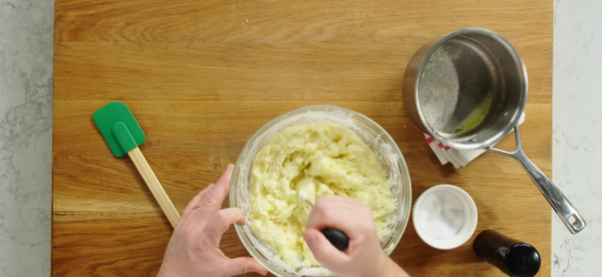 Молоко й масло в минулому: з яким інгредієнтом пюре вийде в 100 разів смачніше і корисніше Молоко й масло в минулому: з яким інгредієнтом пюре вийде в 100 разів смачніше і корисніше