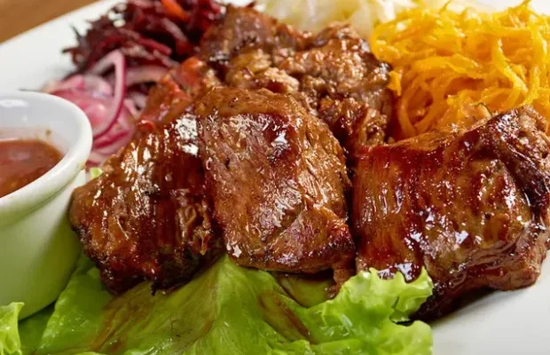 Це така смакота! Рецепт соковитого шашлику з картоплею та цибулею в духовці Це така смакота! Рецепт соковитого шашлику з картоплею та цибулею в духовці