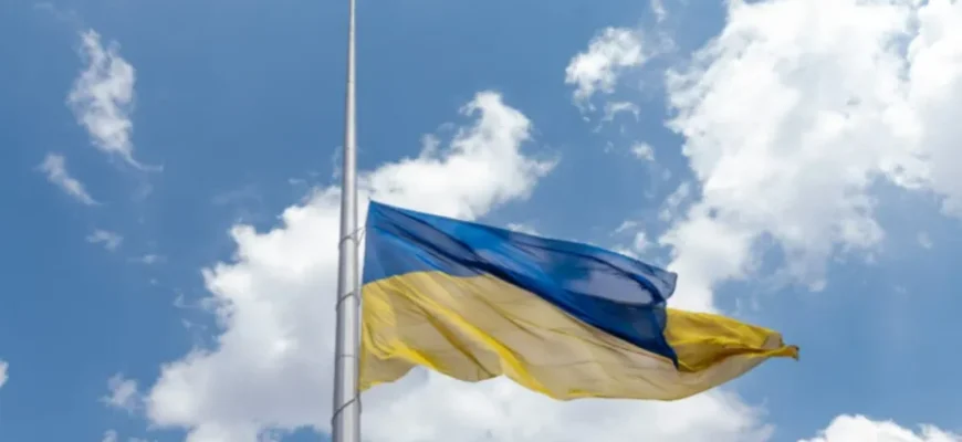 У Києві приспустять головний прапор України У Києві приспустять головний прапор України