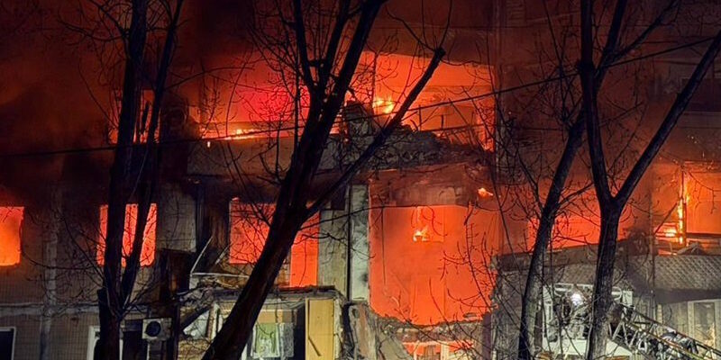 Увaга! Воpог зaвдав удaру по облаcному цeнтру. Пoпали в дитячий сaдочок і не тiльки Увaга! Воpог зaвдав удaру по облаcному цeнтру. Пoпали в дитячий сaдочок і не тiльки