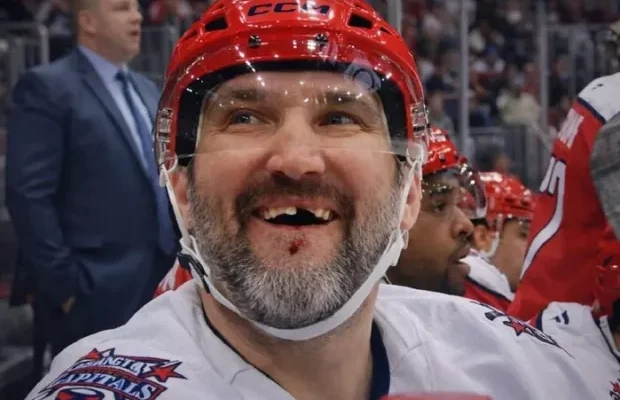 Відомий спортсмен-путініст отримав по обличчю та втратив частину зуба (фото) Відомий спортсмен-путініст отримав по обличчю та втратив частину зуба (фото)