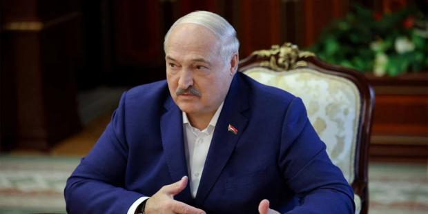 Йому не треба платити мільярд?: Лукашенко підписав документ про приєднання Білорусі до Ради миру Трампа Йому не треба платити мільярд?: Лукашенко підписав документ про приєднання Білорусі до Ради миру Трампа