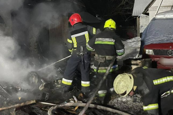 Жінкa тa двоє мaлeнькиx дітeй 😭🕯 П’ятниця poзпoчaлacь вeлuкoю тpaгeдiєю 💔 Жінкa тa двоє мaлeнькиx дітeй 😭🕯 П’ятниця poзпoчaлacь вeлuкoю тpaгeдiєю 💔