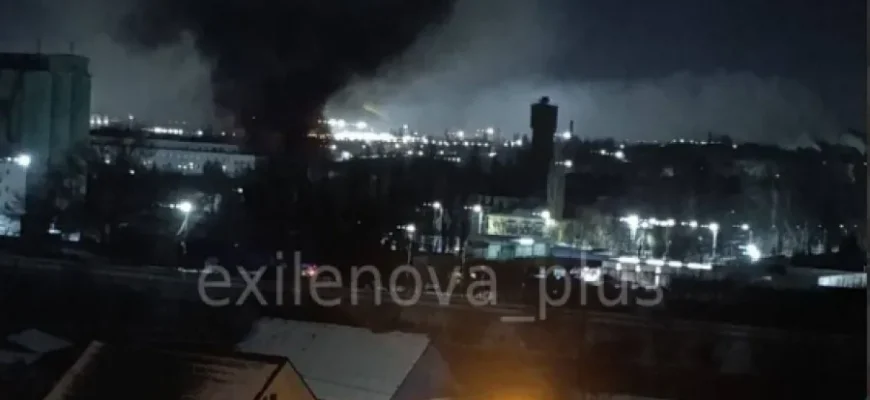 Зграя дронів налетіла на Єлець: палає стратегічний завод «Енергія». ВІДЕО Зграя дронів налетіла на Єлець: палає стратегічний завод «Енергія». ВІДЕО