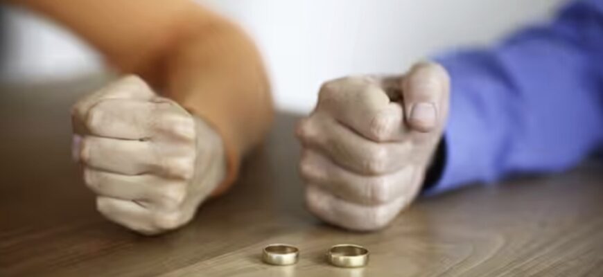 Кожен шлюб помирає за однаковим сценарієм. Але лише після четвертої стадії фінал неминучий Кожен шлюб помирає за однаковим сценарієм. Але лише після четвертої стадії фінал неминучий