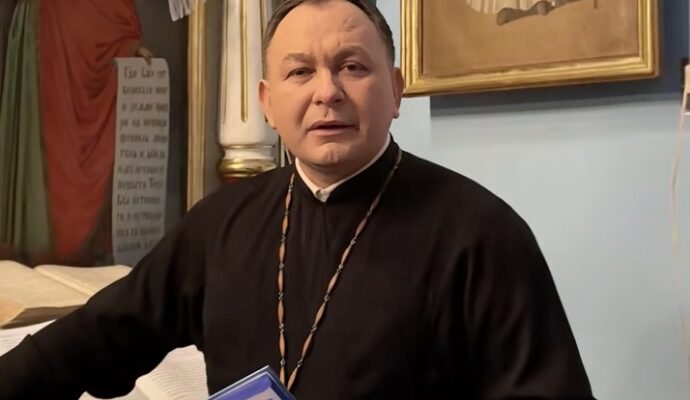 Священник ПЦУ пояснив, чи є гріхом звертатися до ворожок у тіктоці Священник ПЦУ пояснив, чи є гріхом звертатися до ворожок у тіктоці